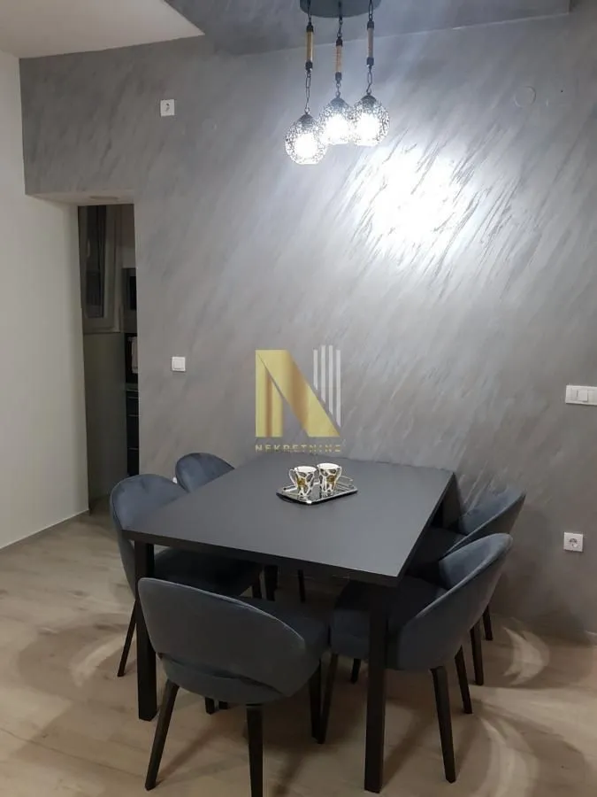 Izdavanje, trosoban stan, 80m², Stari grad, Novi Sad