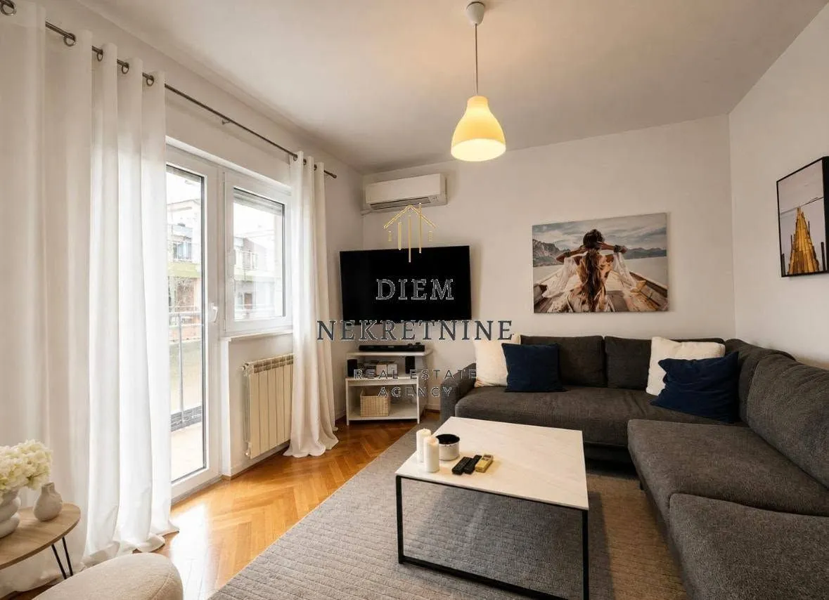 Prodaja, dvosoban stan, 76m², Centar, Bar