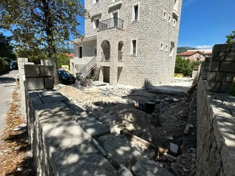 Kuća in Donja Lastva