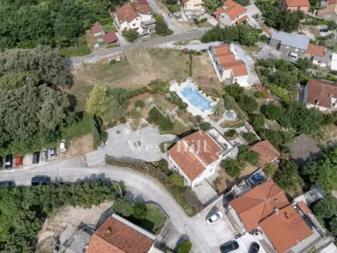 Sale, house, 450m², Kotor, Crna Gora - image 9