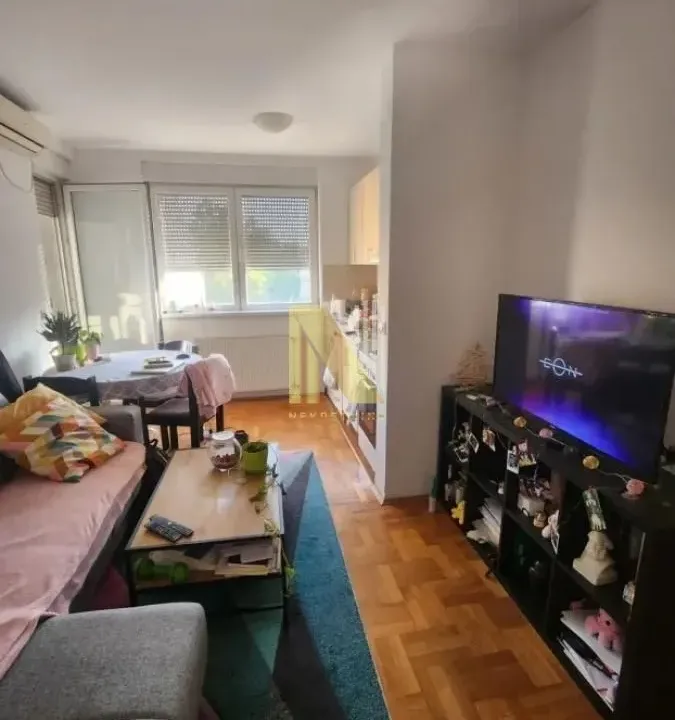 Rent, one bedroom apartment, 37m², Grbavica, Novi Sad Sve Podlokacije