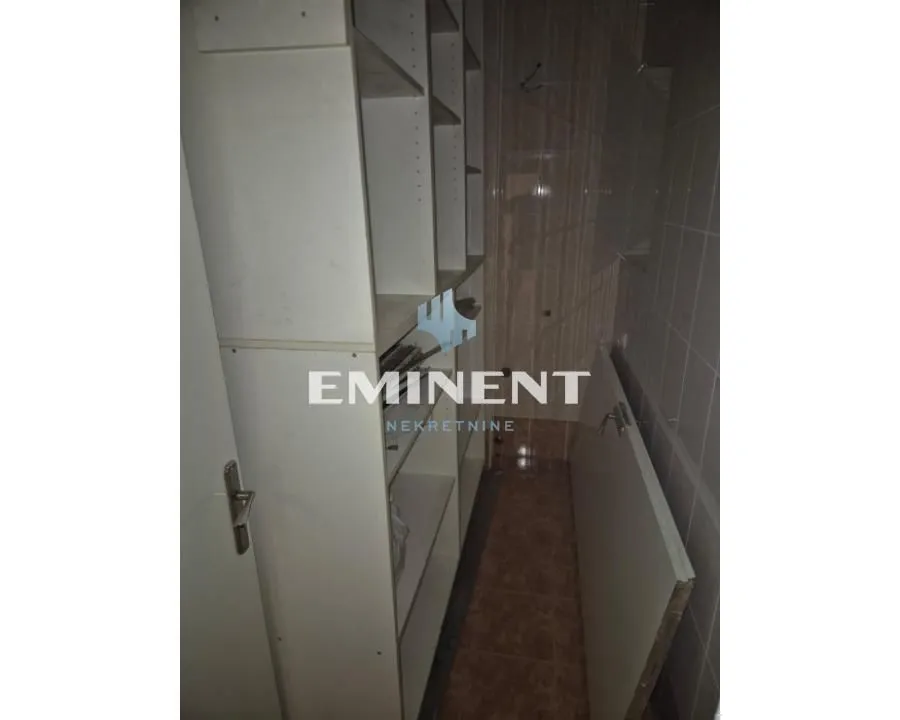 Izdavanje, trosoban stan, 110m², Kalenić Pijaca, Vračar Sve Podlokacije