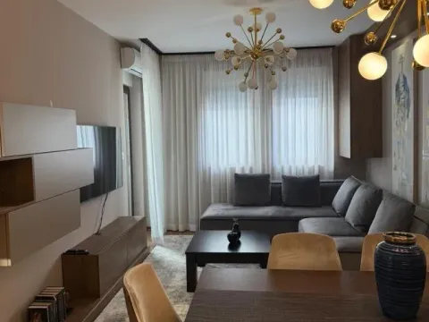 Prodaja, četvorosoban stan, 75m², Erdoglija, Kragujevac