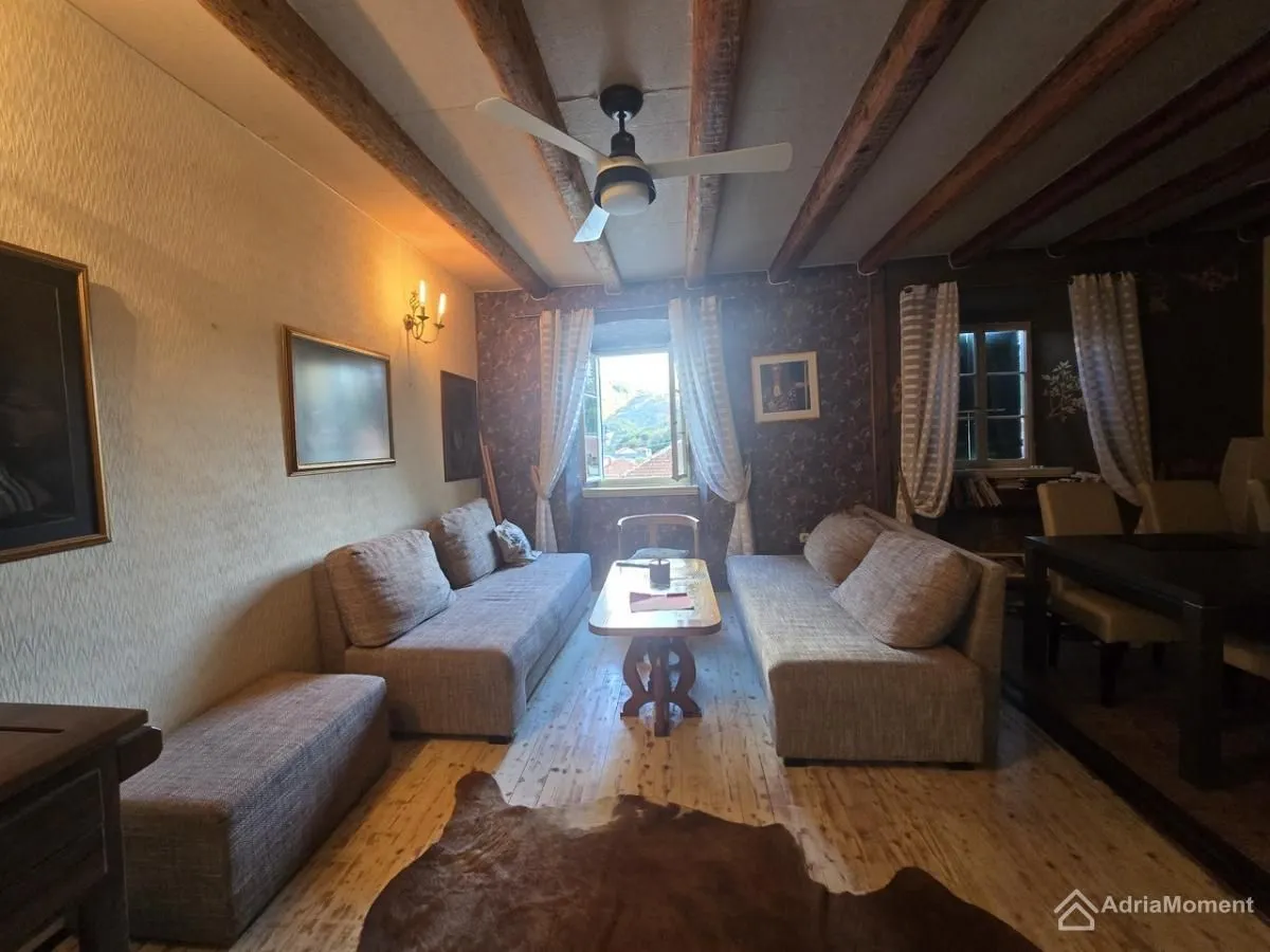 Prodaja, kuća, 180m², Kamenari, Herceg Novi