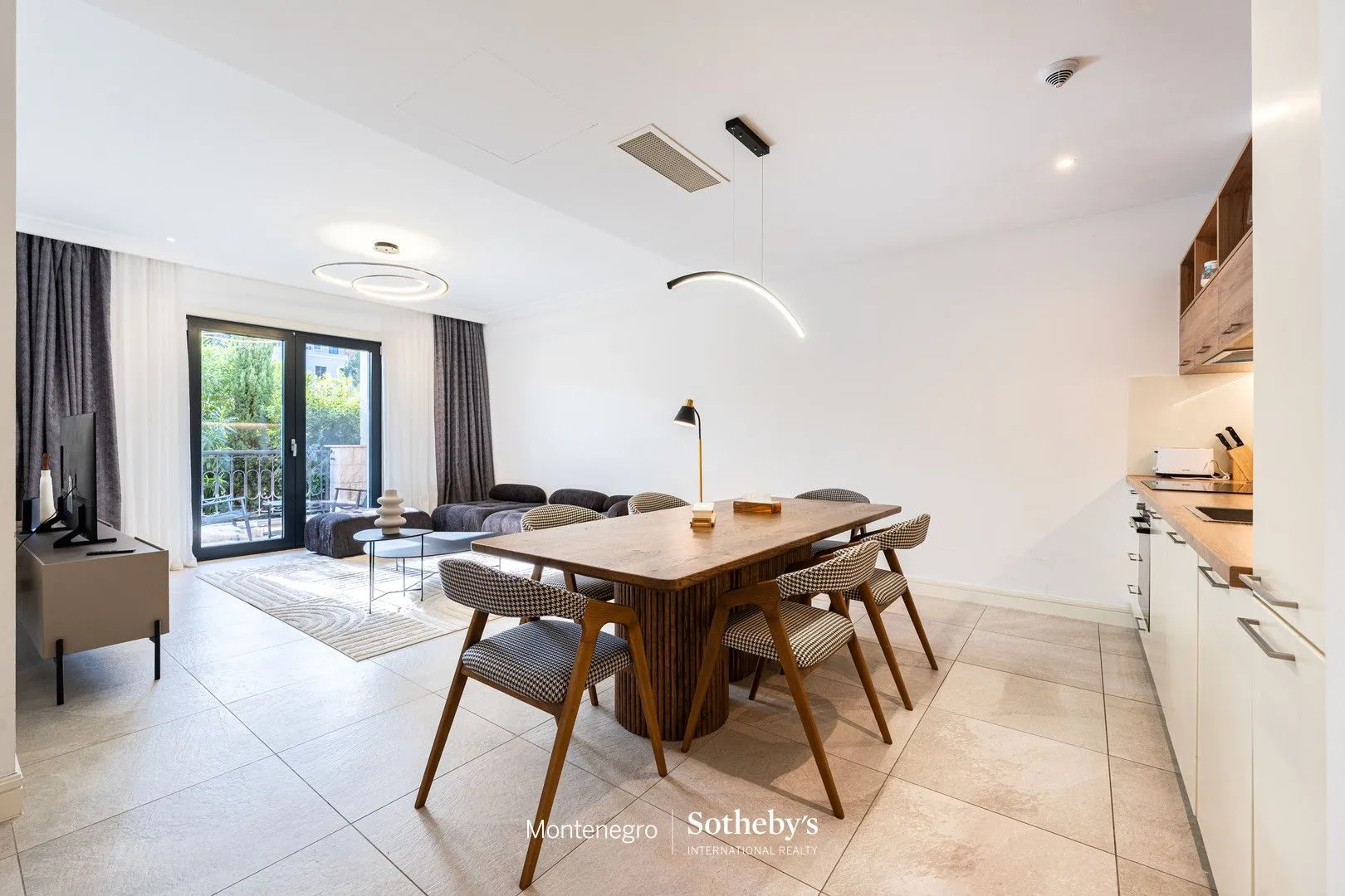Prodaja, dvosoban stan, 83m², Kotor, Crna Gora