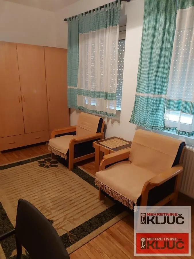 Izdavanje, jednosoban stan, 32m², Centar, Novi Sad