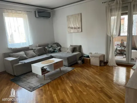Prodaja, trosoban stan, 83m², Uciteljsko Naselje, Zvezdara Sve Podlokacije - image 4