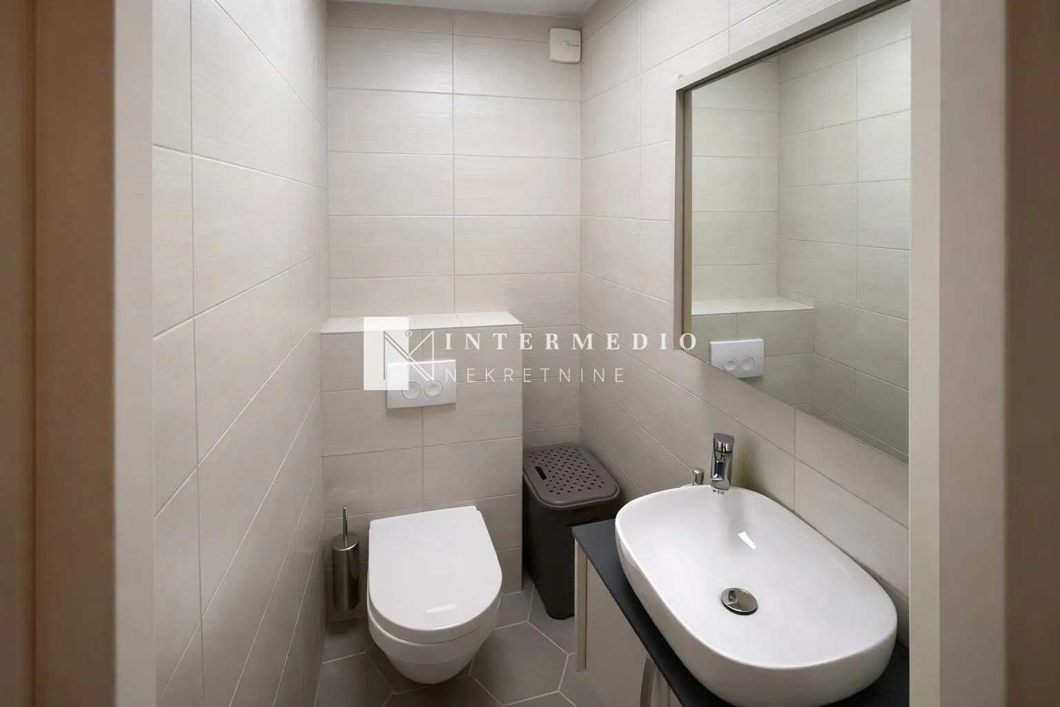 Prodaja, dvosoban stan, 62m², Dobrota, Kotor
