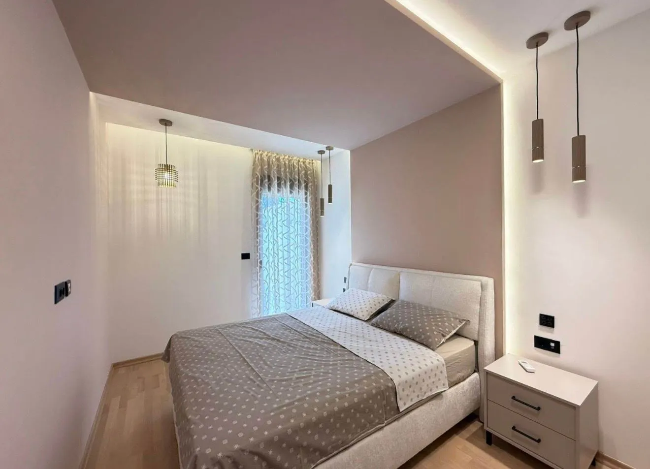 Izdavanje, dvosoban stan, 68m², Pobrežje, Podgorica