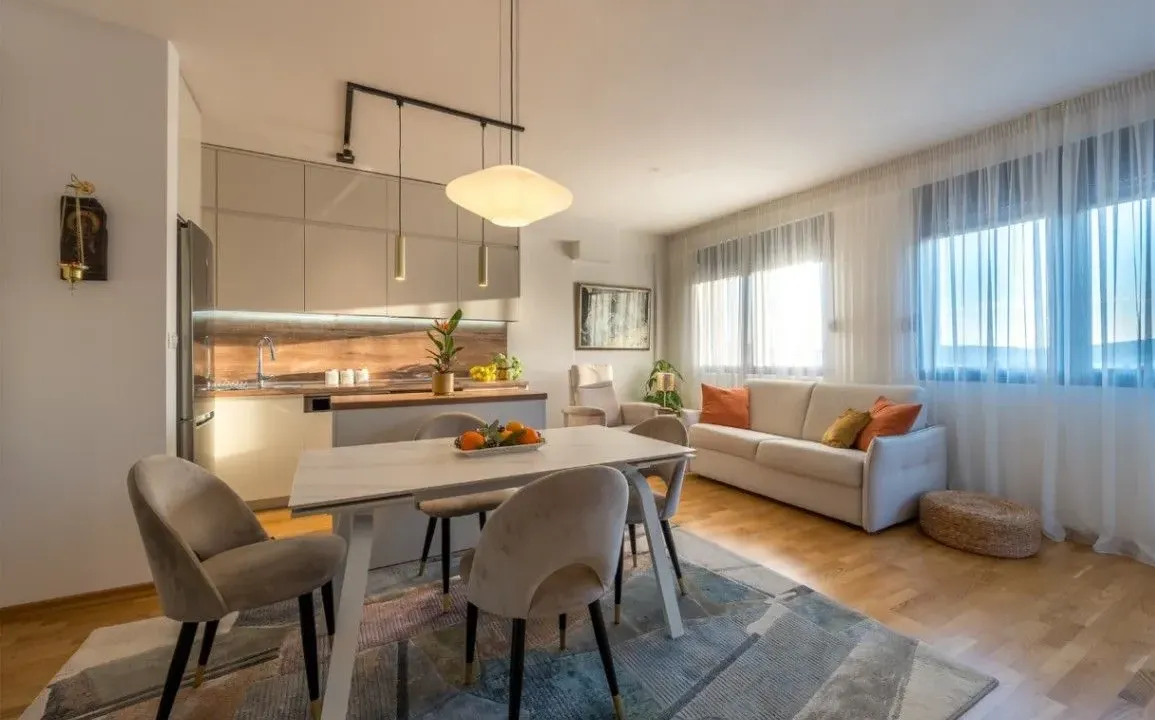 Prodaja, dvosoban stan, 63m², Pod Kuk, Tivat