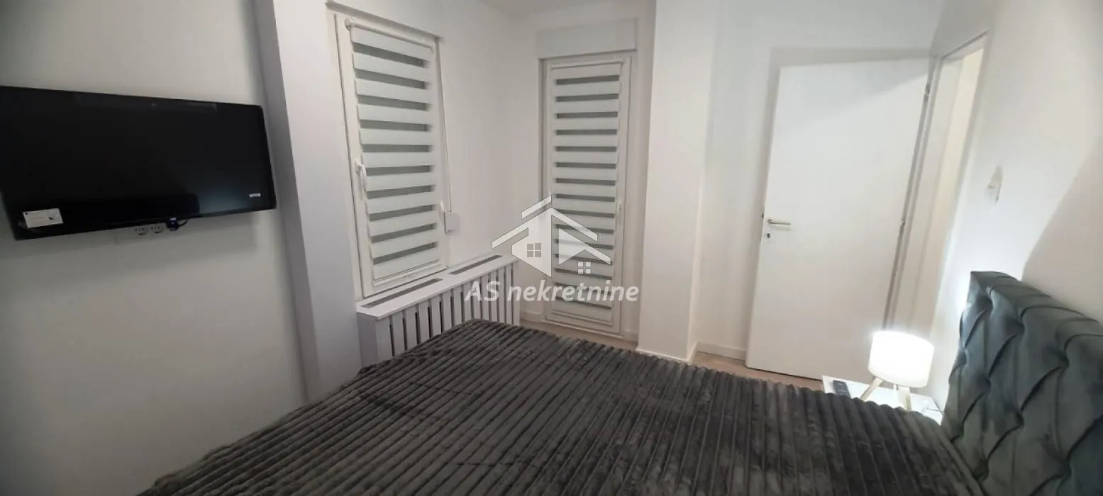 Izdavanje, dvosoban stan, 40m², Novi Beograd Sve Podlokacije, Beograd