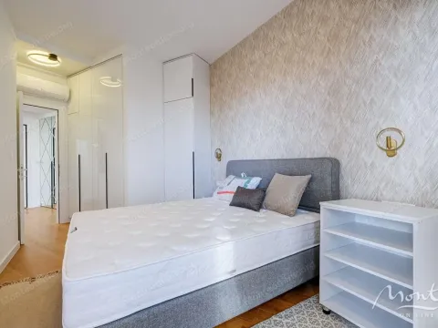 Sale, one bedroom apartment, 67m², Bečići, Budva - image 11