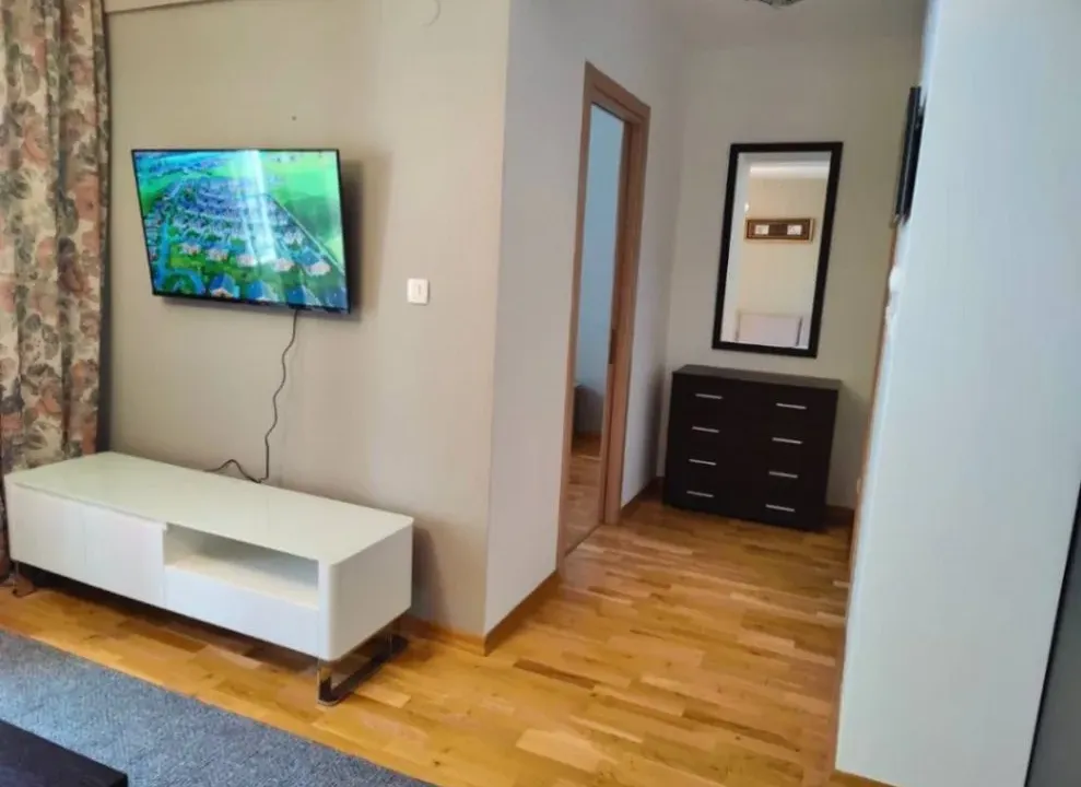 Izdavanje, jednosoban stan, 57m², Budva, Crna Gora