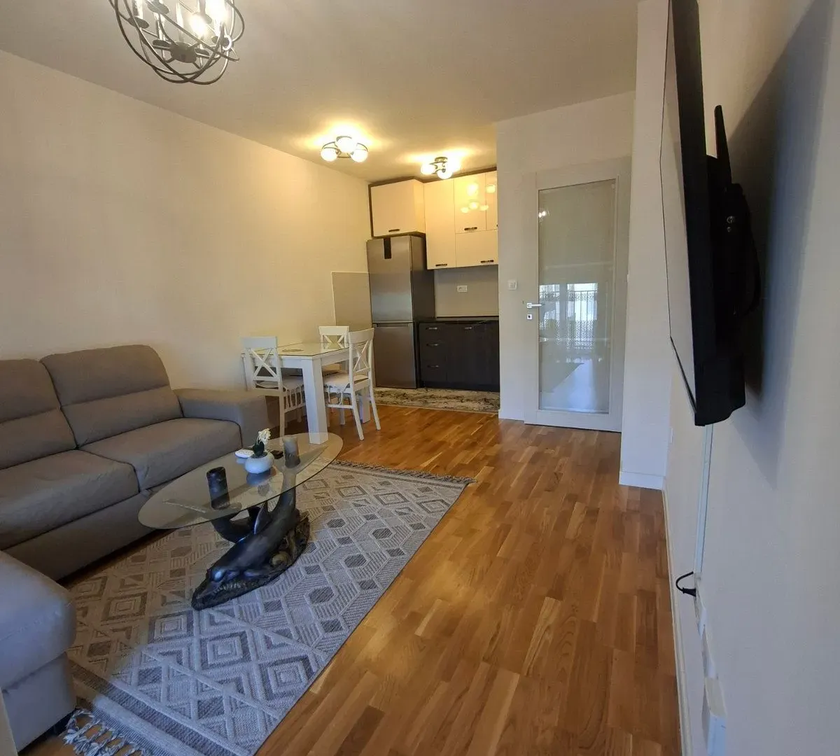Rent, one bedroom apartment, 40m², Pobrežje, Podgorica