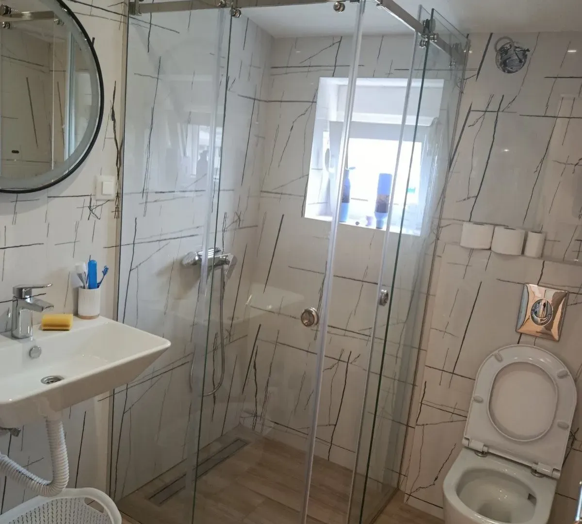 Izdavanje, dvosoban stan, 100m², Preko Morače, Podgorica