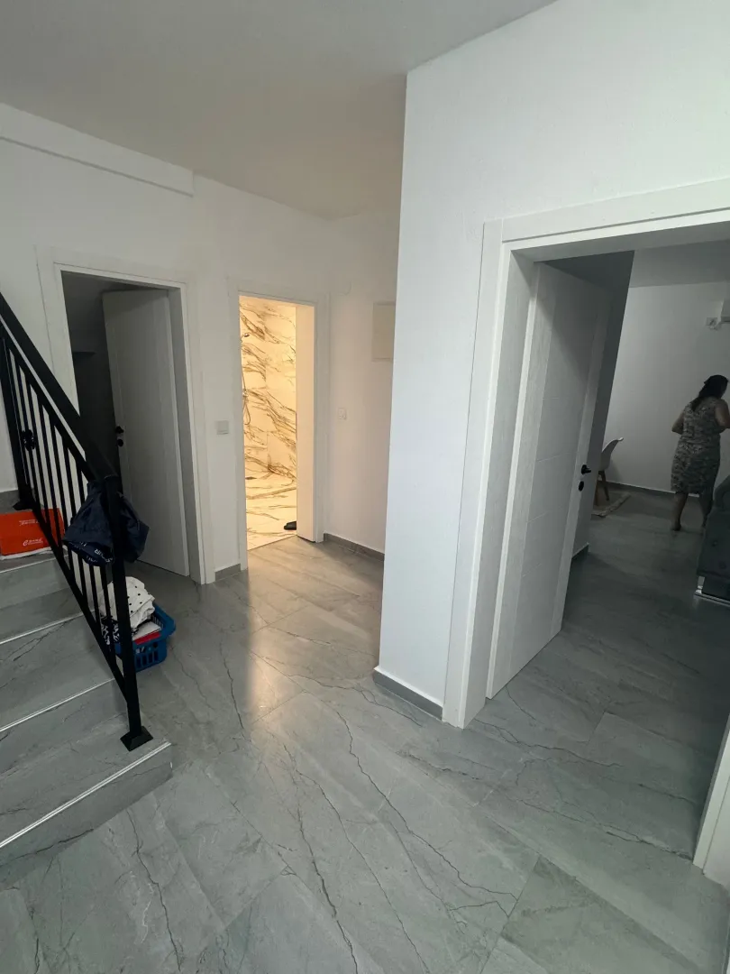 Izdavanje, kuća, 170m², Zaljevo, Bar