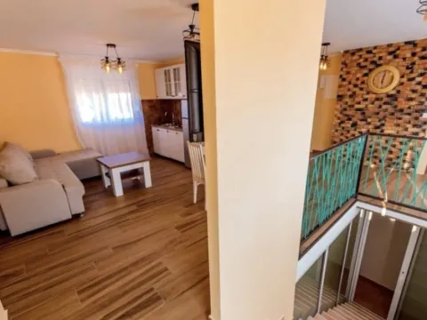 Izdavanje, stan, 65m², Sutomore, Bar - image 3