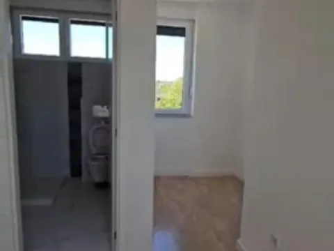 Prodaja, četvorosoban stan, 200m², Sremska Kamenica, Petrovaradin - image 16