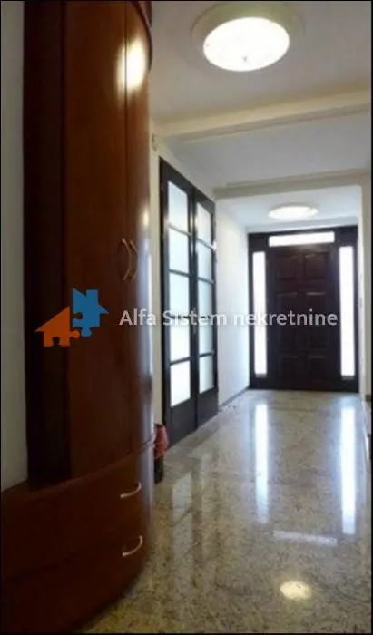 Rent, house, 300m², Voždovac Sve Podlokacije, Beograd