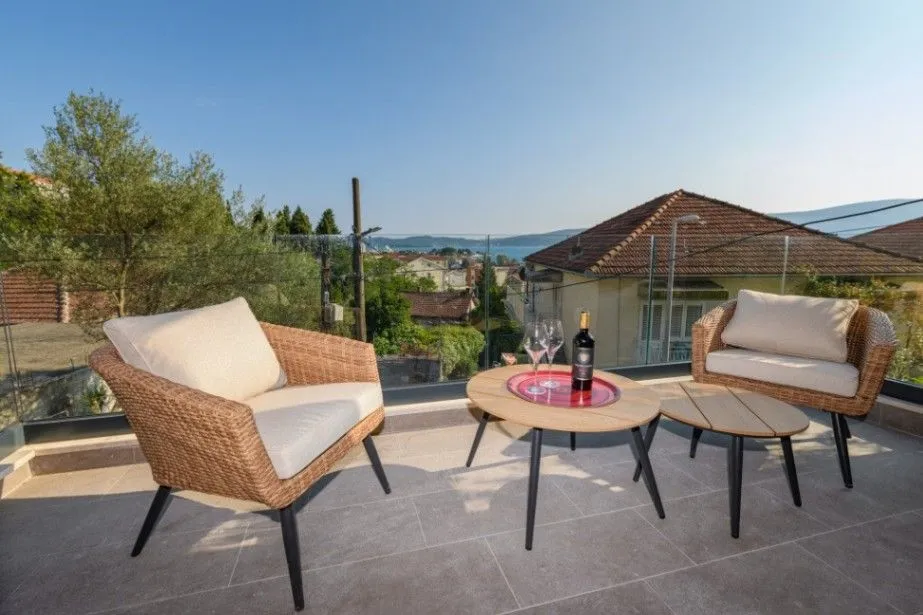 Rent, three bedroom apartment, 90m², Donja Lastva, Tivat