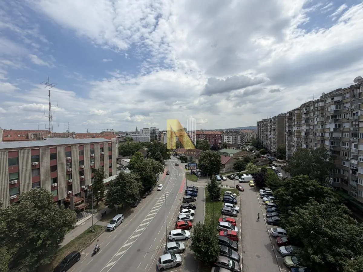 Izdavanje, četvorosoban stan, 94m², Bulevar Oslobodjenja, Novi Sad Sve Podlokacije