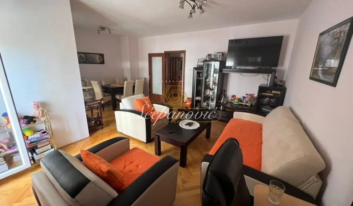 Izdavanje, trosoban stan, 72m², Podbara, Novi Sad Sve Podlokacije