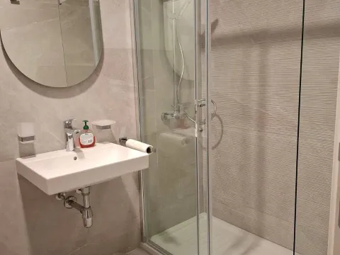 Izdavanje, jednosoban stan, 49m², Central Point, Podgorica - image 4