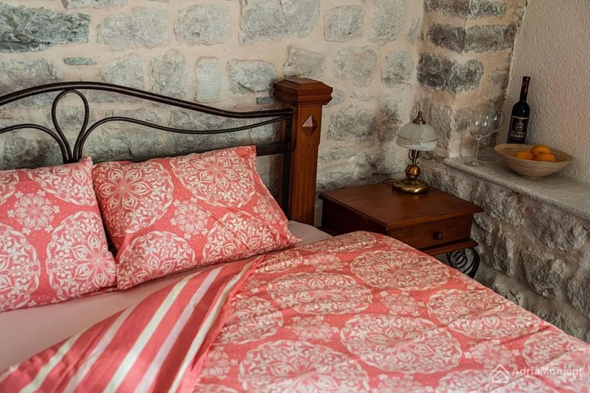Sale, one bedroom apartment, 54m², Prčanj, Kotor