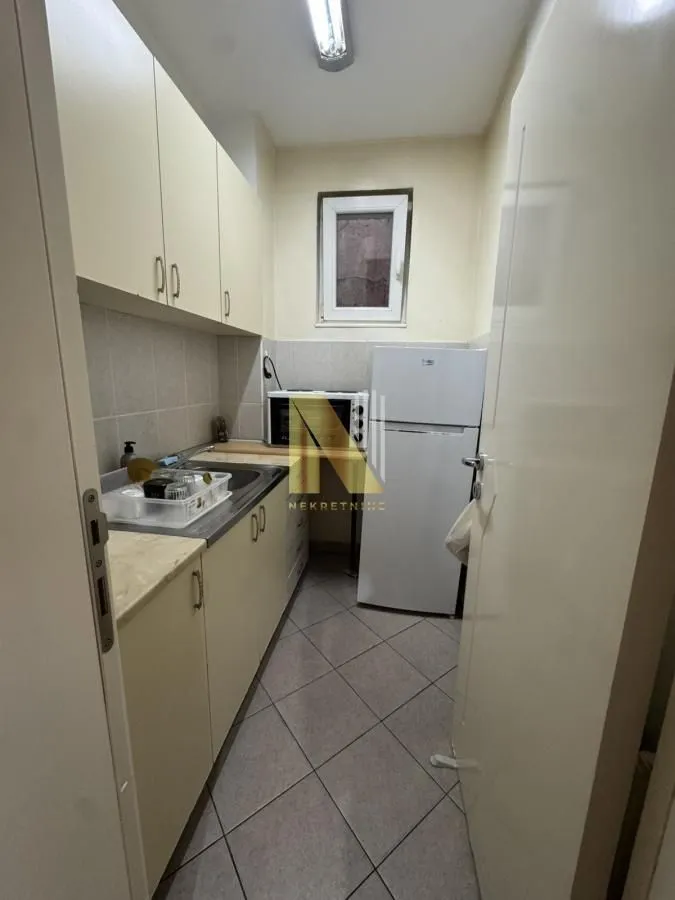 Izdavanje, jednosoban stan, 35m², Rotkvarija, Novi Sad Sve Podlokacije