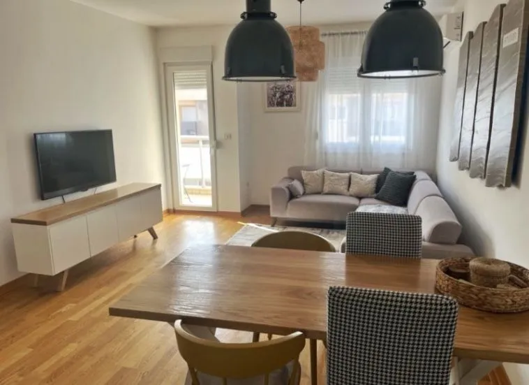 Izdavanje, dvosoban stan, 64m², City Kvart, Podgorica