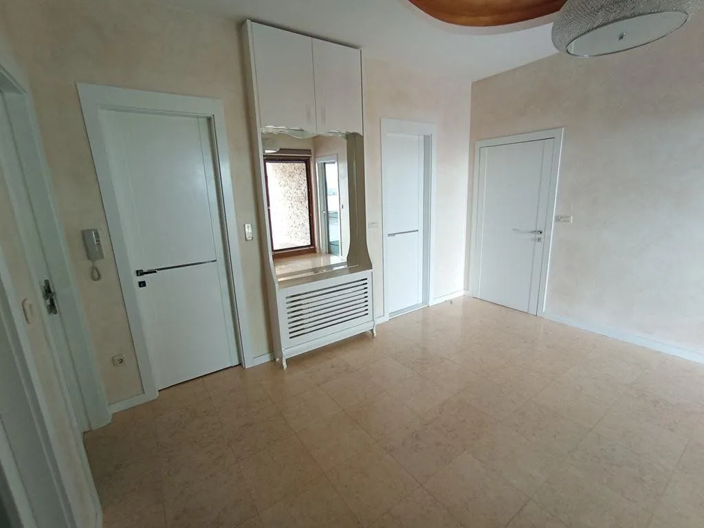 Sale, three bedroom apartment, 270m², Centar, Podgorica