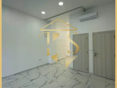 Izdavanje, poslovni prostor, 50m², Seljanovo, Tivat - image 6
