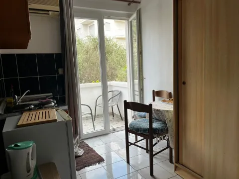 Izdavanje, jednosoban stan, 25m², Rafailovići, Budva - image 11