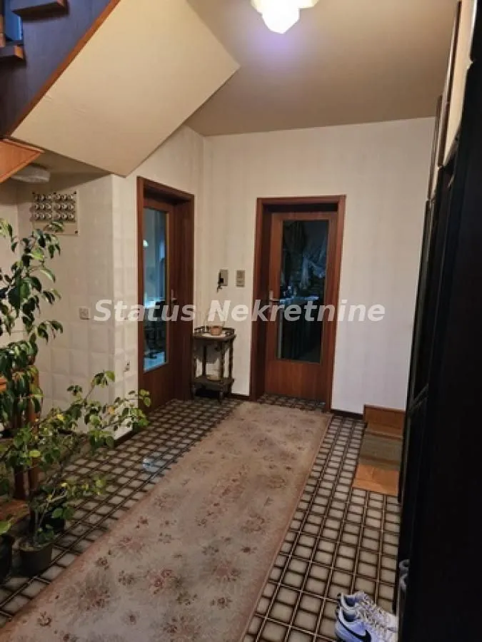 Prodaja, kuća, 260m², Kać, Novi Sad Sve Podlokacije