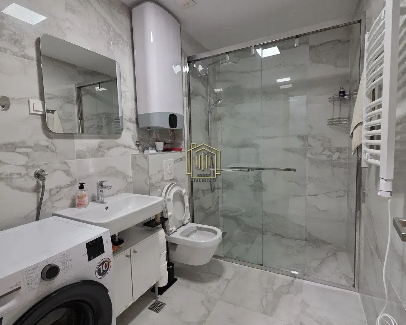 Izdavanje, jednosoban stan, 600m², New City, Podgorica