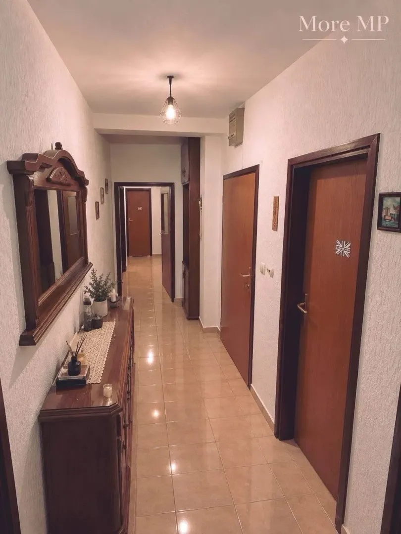 Prodaja, trosoban stan, 86m², Stari Grad, Herceg Novi