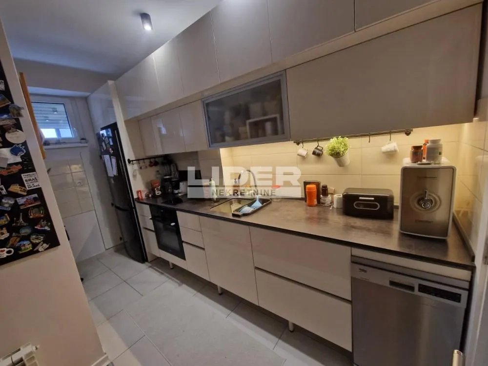 Sale, two bedroom apartment, 76m², Novi Beograd Blok 64, Novi Beograd Sve Podlokacije