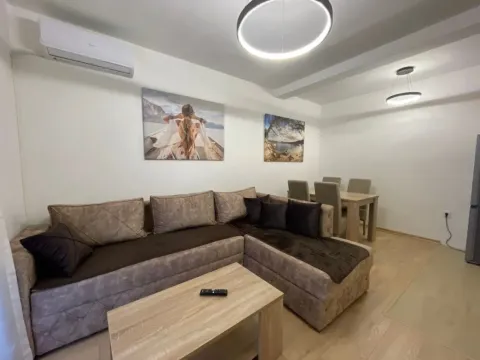 Rent, two bedroom apartment, 60m², Budva, Crna Gora - image 5