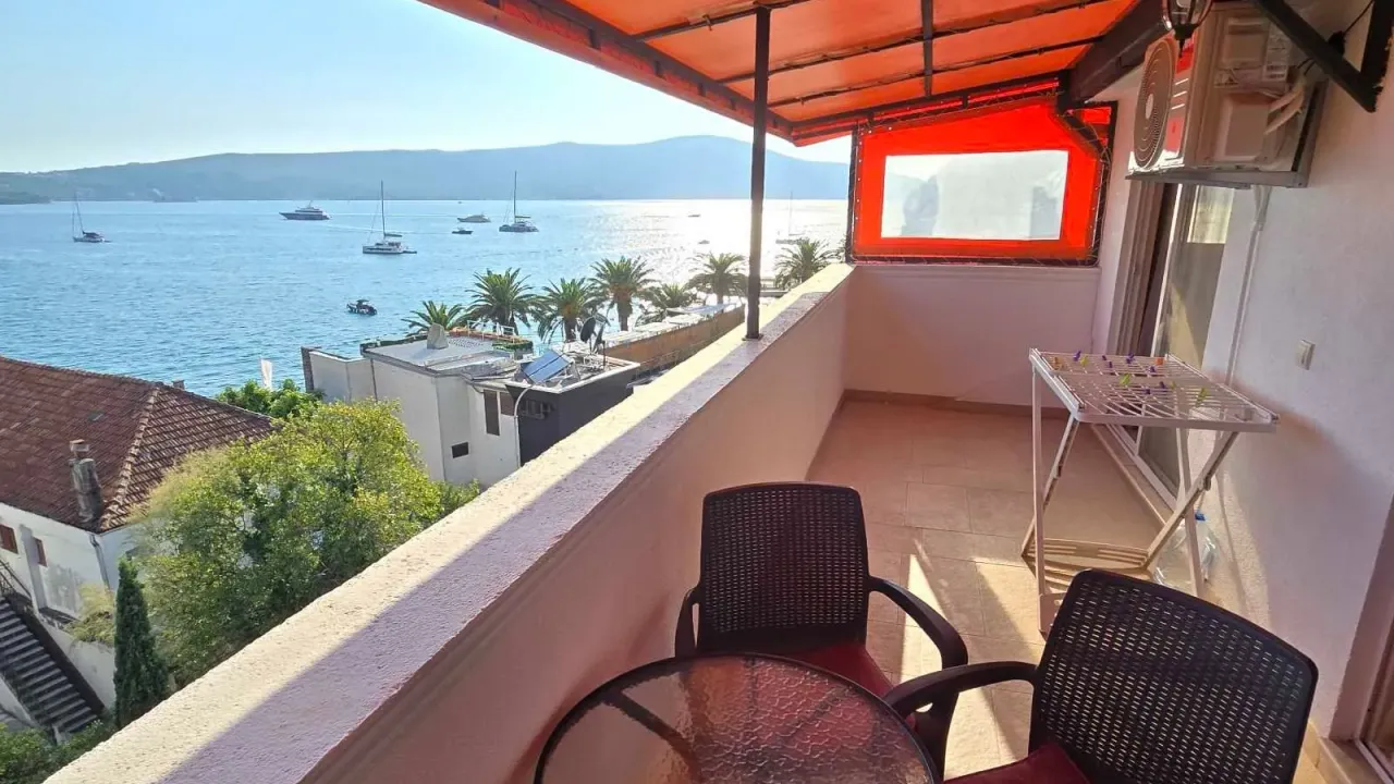 Rent, one bedroom apartment, 50m², Tivat, Crna Gora