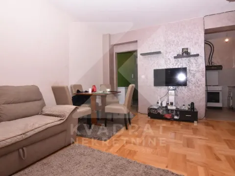 Prodaja, jednosoban stan, 46m², Stari Aerodrom, Podgorica - image 1