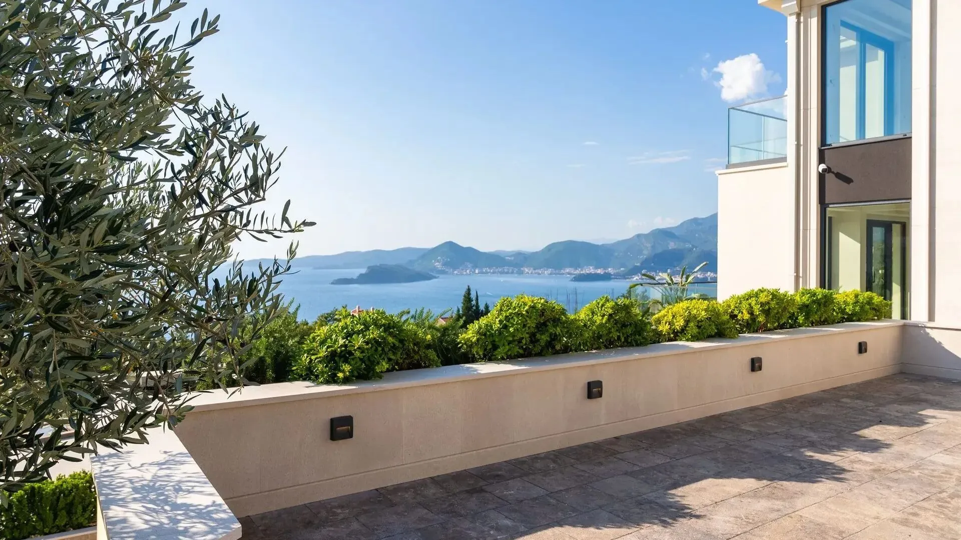 Sale, house, 400m², Blizikuće, Budva