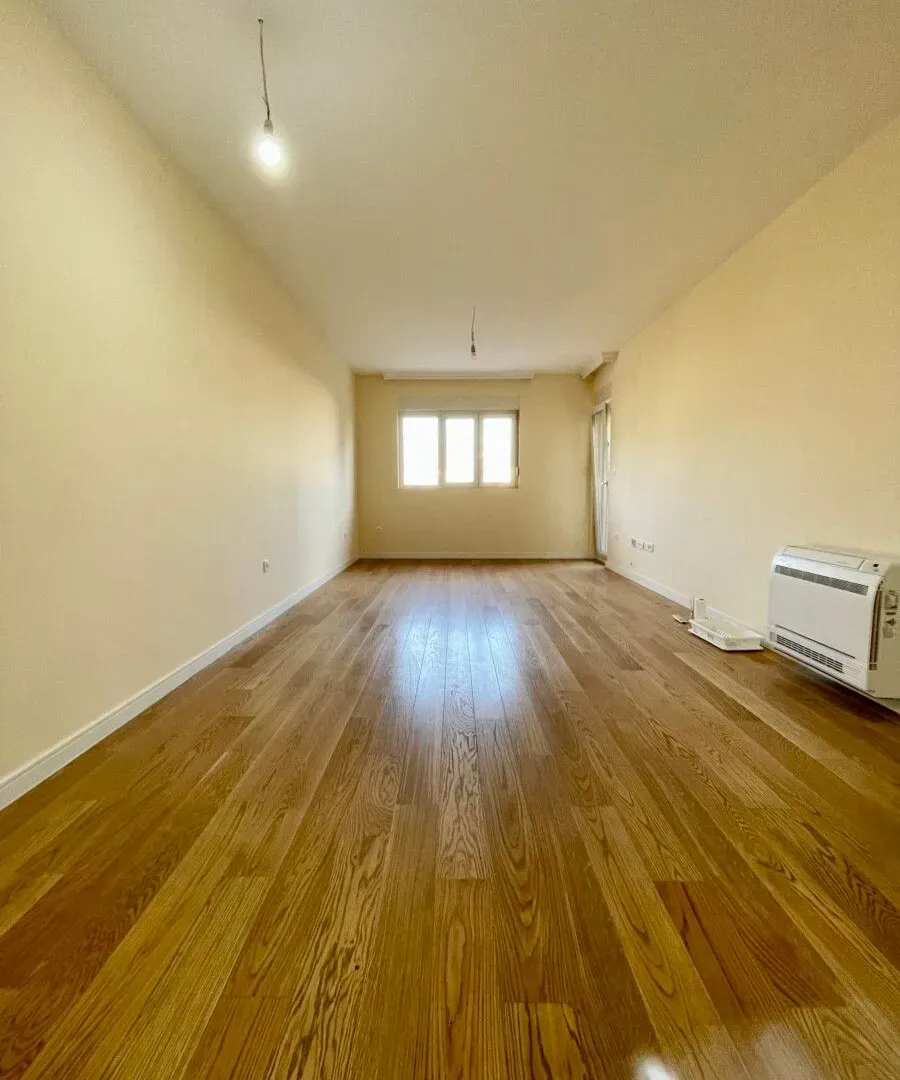 Izdavanje, dvosoban stan, 72m², Central Point, Podgorica