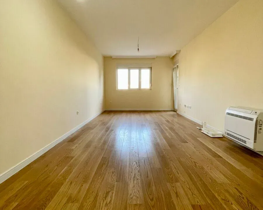 Izdavanje, dvosoban stan, 72m², Central Point, Podgorica