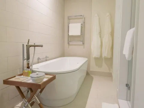 Sale, three bedroom apartment, 190m², Tivat, Crna Gora - image 11