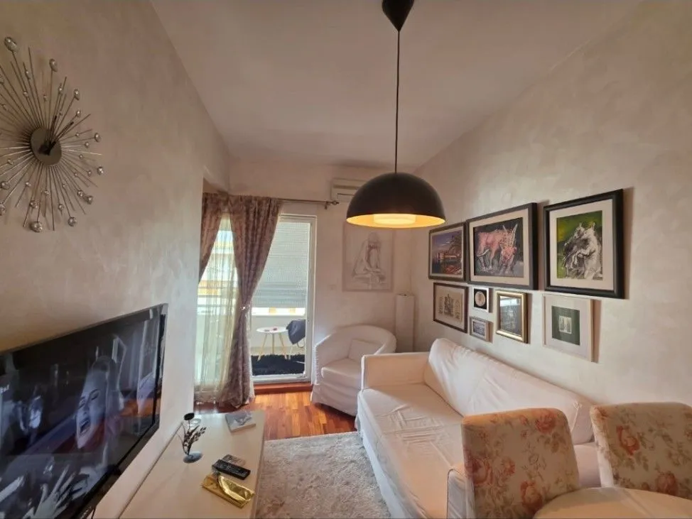 Izdavanje, jednosoban stan, 30m², City Kvart, Podgorica