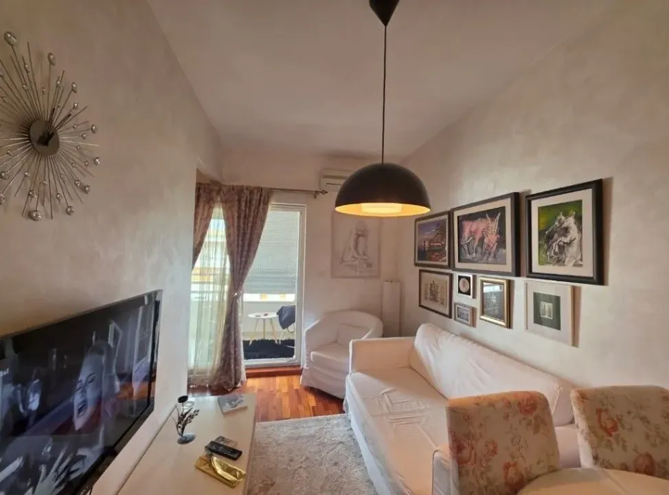 Izdavanje, jednosoban stan, 30m², City Kvart, Podgorica