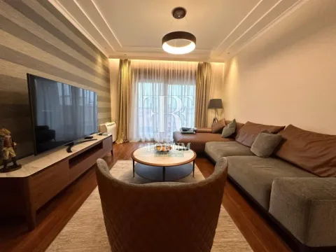 Izdavanje, dvosoban stan, 70m², Master Kvart, Podgorica - image 11