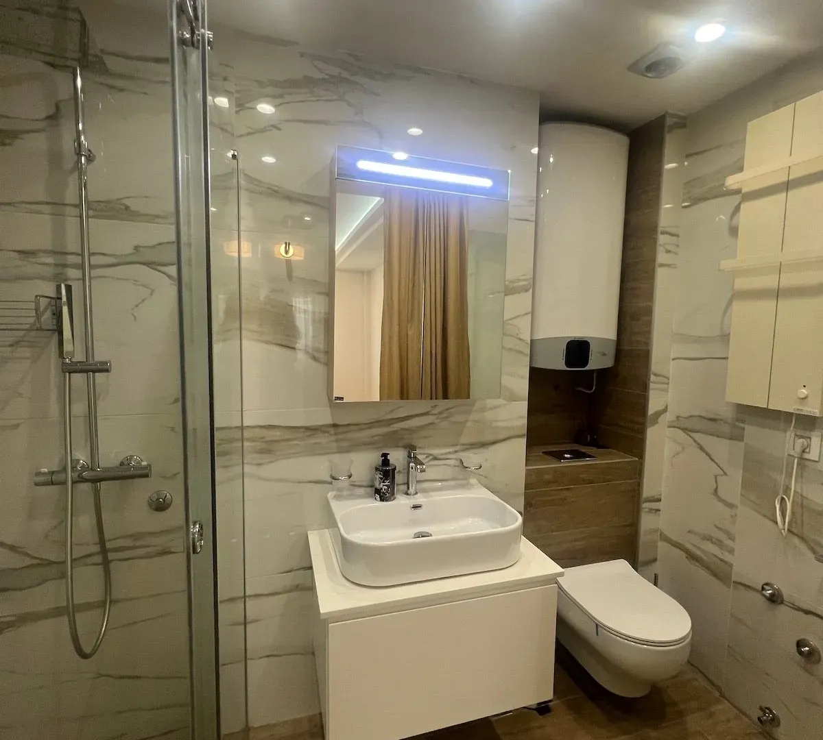 Rent, four bedroom apartment, 237m², Vračar Hram, Vračar Sve Podlokacije
