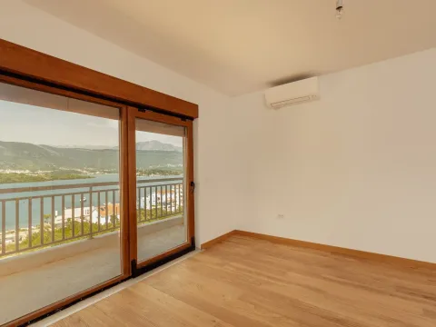 Sale, three bedroom apartment, 113m², Đuraševići, Tivat - image 3