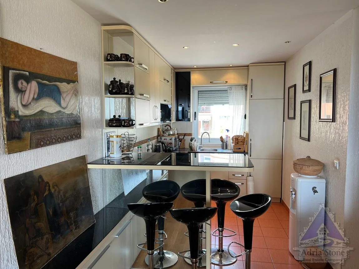 Sale, three bedroom apartment, 95m², Lazi, Budva